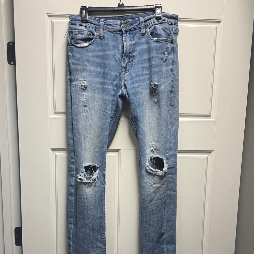 American Eagle Outfitters Light Blue Distressed Skinny Jeans